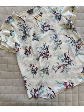 Van Heusen Women’s White Top with Teal, Navy & Burgundy Floral Print - Size S